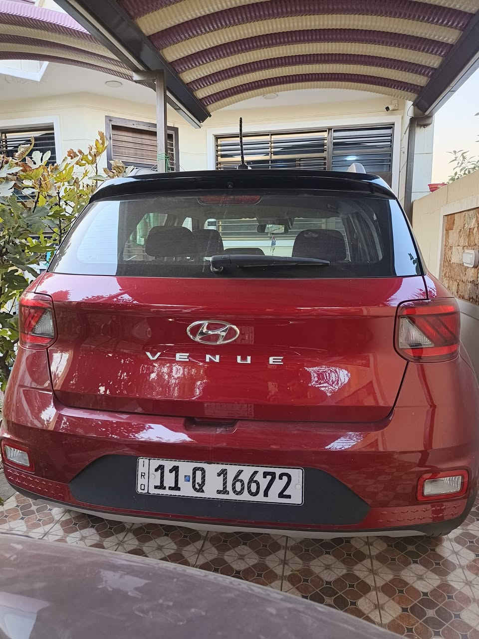 للبيع | Hyundai Venue 2023
🚘 هيونداي فينو 2023
🔴 اللون: احمر 
📍 الموقع: بغداد
📋 مرقم باسمي – بغداد خصوصي
🛣️ الممشى: 45 ألف
💰 السعر135 ورقة بي مجال للشراي 

✨ فول مواصفات عدا الفتحة 

🇺🇸 وارد أمريكي
💥 الحادث دعامية مبدلة اصلية وبنيد 

✅ السيارة حالياً جاهزة للاستخدام وما بيها أي نقص.

⚠️ فقط طخة بسيطة بالباب الخلفي

📱 *********** – واتساب فقط
