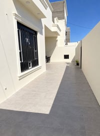 دار للبيع • ٣٥٠م • حديقة ١٠٠م
