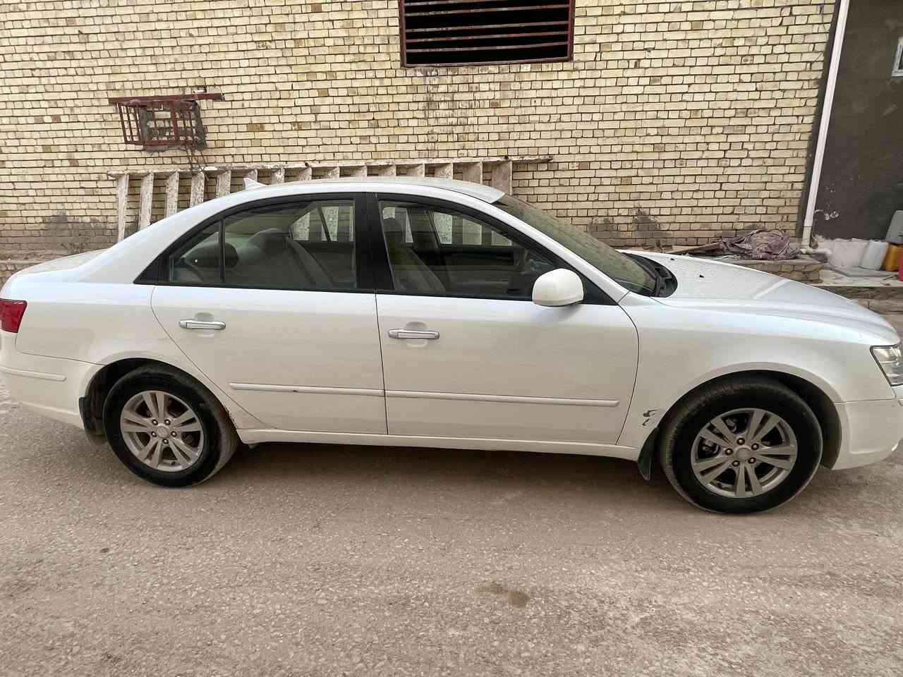 سلام عليكم سوناتا مقدس خليج 2009 مميزه 2400 بيه قطعه وحده معدله جاملغ الي منه بدون ضرر داخلي السعر 120او بيه مجال الرقم ***********
