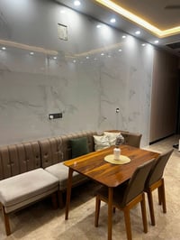 ميز طعام نضيف كلش السعر 350 وبي اشويه مجال  الرقم 07733366307