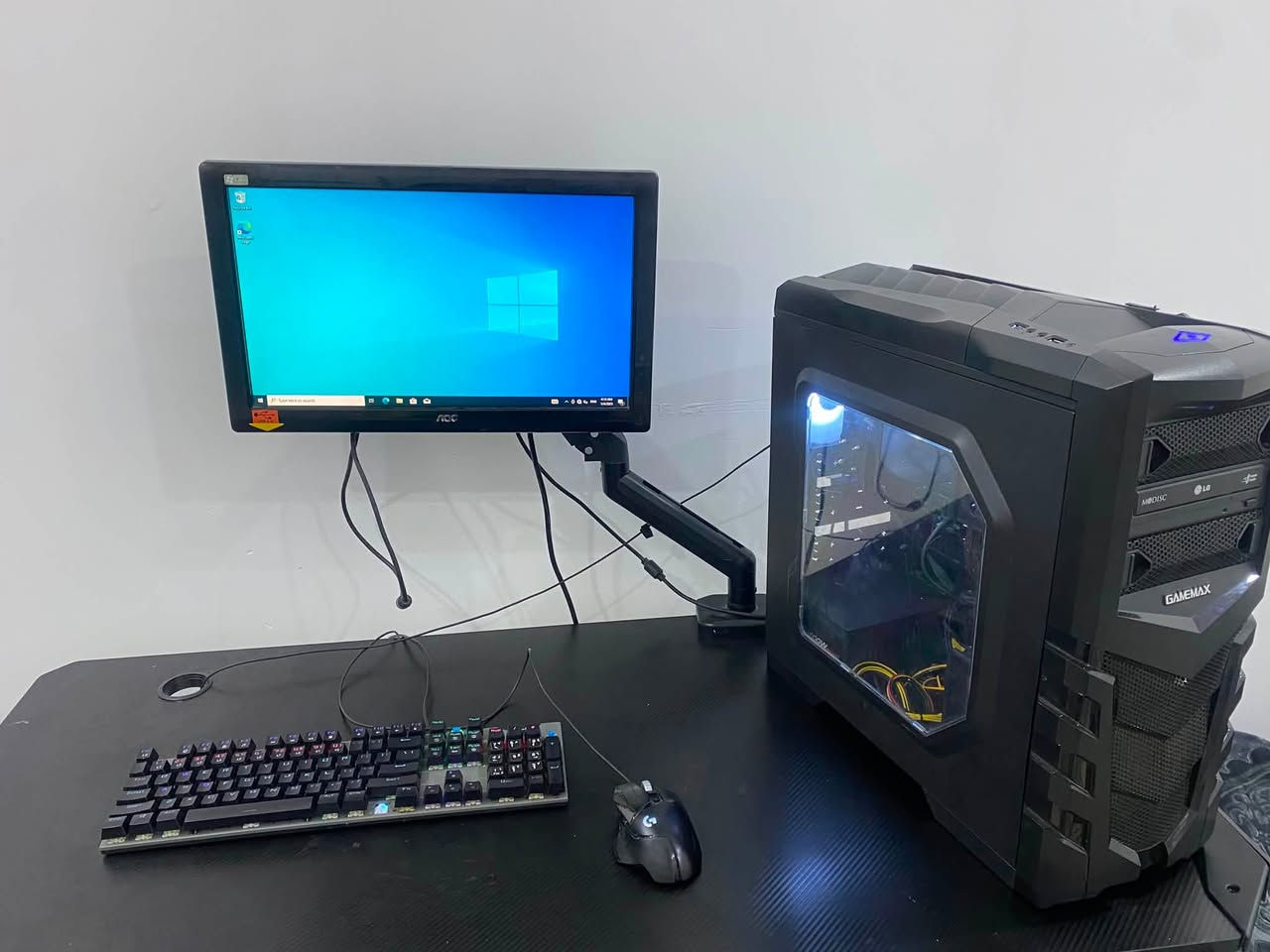 البصرة

حاسبة 

المواصفات 
Motherboard : 450m a pro max II
Ryzen 5 3400g 
 DDR4 Ram 8GB   Lexer  2666 
Hard ssd  kingstone 450gb
Power supply 600watt 
مدخل اقراص 
مدخل هارد خارجي 
الكيس نظيف 

السعر 350 الف

***********
