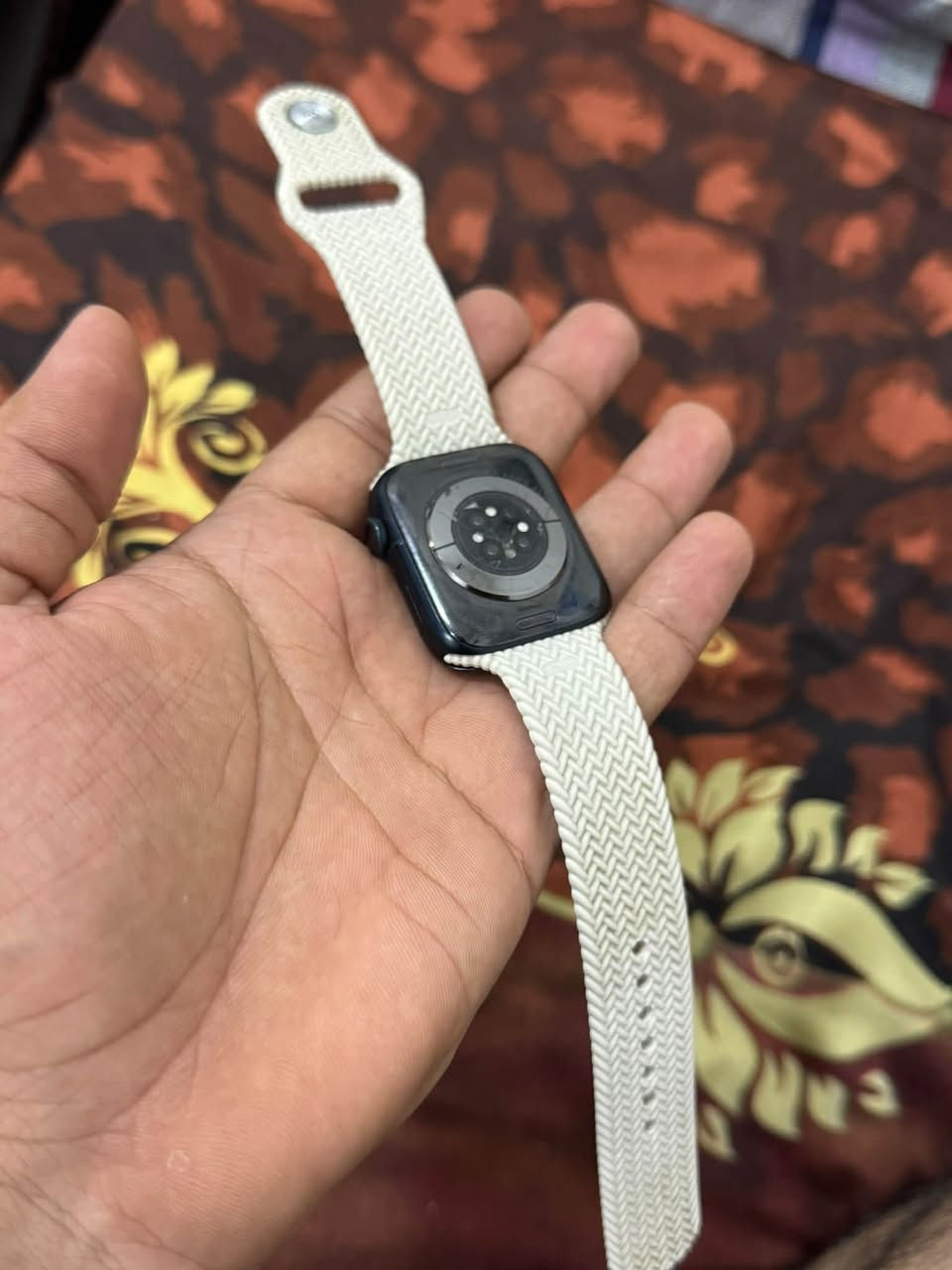 ابل ووتش جيل ٨ • بطارية ٨٥٪ • شاحن اصلي