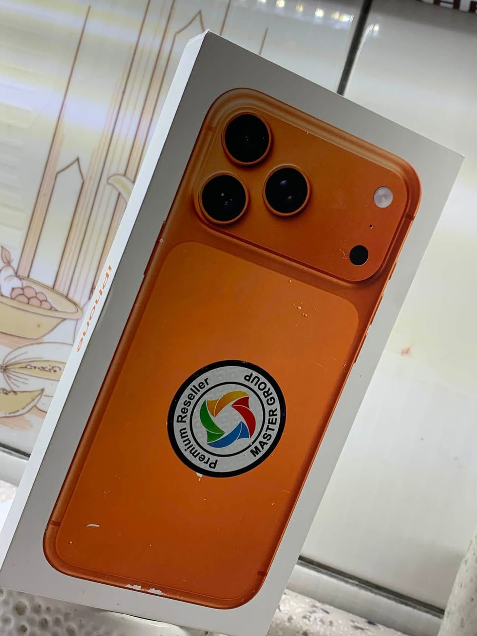 السلام عليكم
عندي ايفون 17 pro max للبيع 

الذاكره 256 

بعده ممفتوح من الكارتون وداخل الضمان 

ضمان شركة ماستر 

السعر مليونين 100 وبي مجال 

للاستفسار ***********
