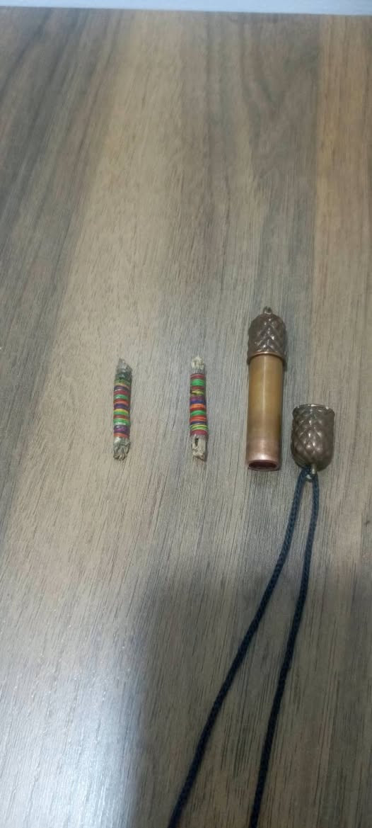 سلام عليكم عظم هدهد لبيع 350 وبيه مجال *********** بكان بغداد
