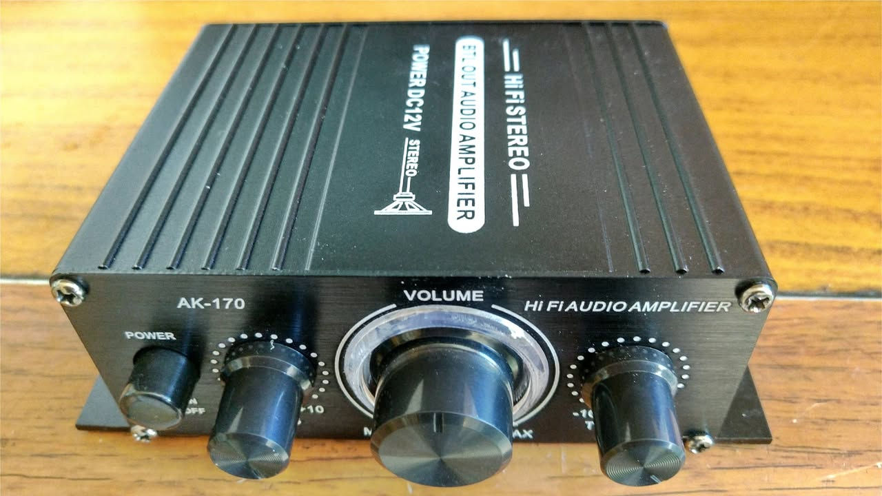 تحياتي للجميع...
ميني سيستم صوتي صغير بحجم قبضة الكف
((Hi- Fi Audio Amplifaire)).....
مع سماعتين عمودية قياس 35 سم دبل سماعة بالتك الواحد 
مميز جدآ يوضع على المكاتب لأصحاب العمل...
ويصلح لربات البيوت يوضع على الكاونتر بالمطابخ....للاستماع بصوت جميل ستيريو....
يعمل بكهرباء 12 ڤولت بمحولة خارجية...او على باتري 12 ڤولت...او باتري السيارة... 
الملحقات///// 
1- محولة خارجية ...12 ڤولت
2- واير فيشة اواكس للربط على الموبايل
السعر///  46 ألف مع التوصيل لجميع المحافظات
للتواصل/// ***********...واتساب أعمال...وماسنجر
والتوفيق للجميع...
