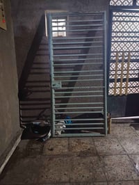 باب للبيع العرض متر ونص ارتفاع مترتين 80مكان بغداد للاستفسار 077100044...