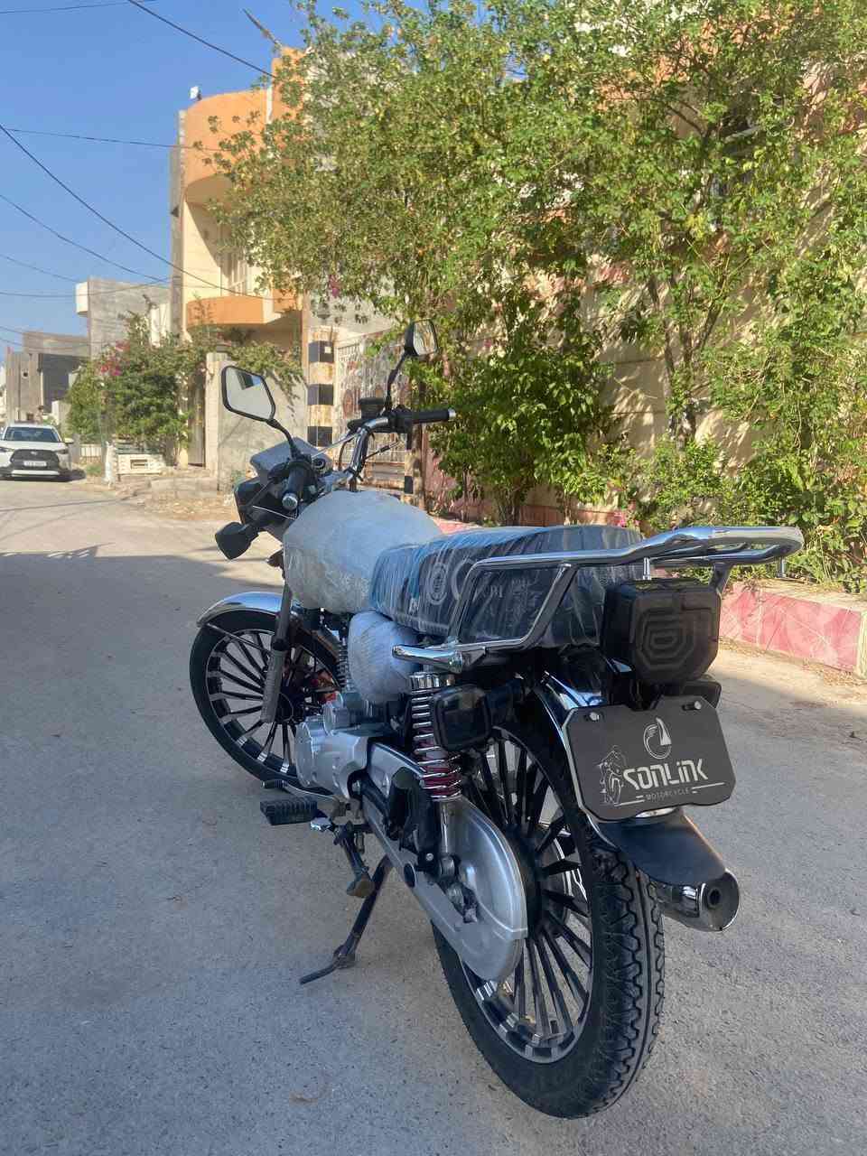 السلام وعليكم سيفان للبيع 25باب أول زيرو زيرو مماشيه بعده صار أقل من لشهر طالعه مكفوله من لزلغ مابيه كل نقص ميحتاج احجي دراجه زيرو بعده عله وضع لشركه تجي وتشوف بعينك شاشه شغاله مكينه150cc المكان ديالى بعقوبة للاتصال ***********

