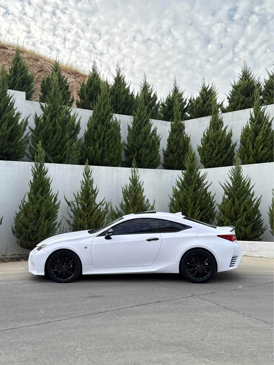 ...﷽ ...

 من المميزات و النوادر  Lexus RC-200 F Sport 

الموديل : ٢٠١٧ | 2017
اف سبورت أعلى فئة | F sport
السيارة مغلفة PPF 

فول فول مواصفات 
داخل احمر - كشنات تبريد تدفئة + خزن
فتحة سقف سلايت - كيج الكتروني متحرك
رادار و نقطة عمياء كامره و تحديد مسار 
وحساسات و سقف شامو و بعد كلش هوايه مواصفات 

اخوان السيارة بيها ٣ مكانات صبغ  بدون دواخل
ايرباك سستم حادث سطحي

 السيارة رقم دهوك بشرط التحويل
ملاحظة رقم السياره مو وياها انطيك غير رقم

محرك 4 سلندر توربو 
ماشية فقط 90 الف مايل 

مكان السياره دهوك 
( السعر 135 ورقه فقط )
و ليشوفها غالية يعبر المنشور بكلمة طيبه 

*********** | *********** دهوك, العراق
