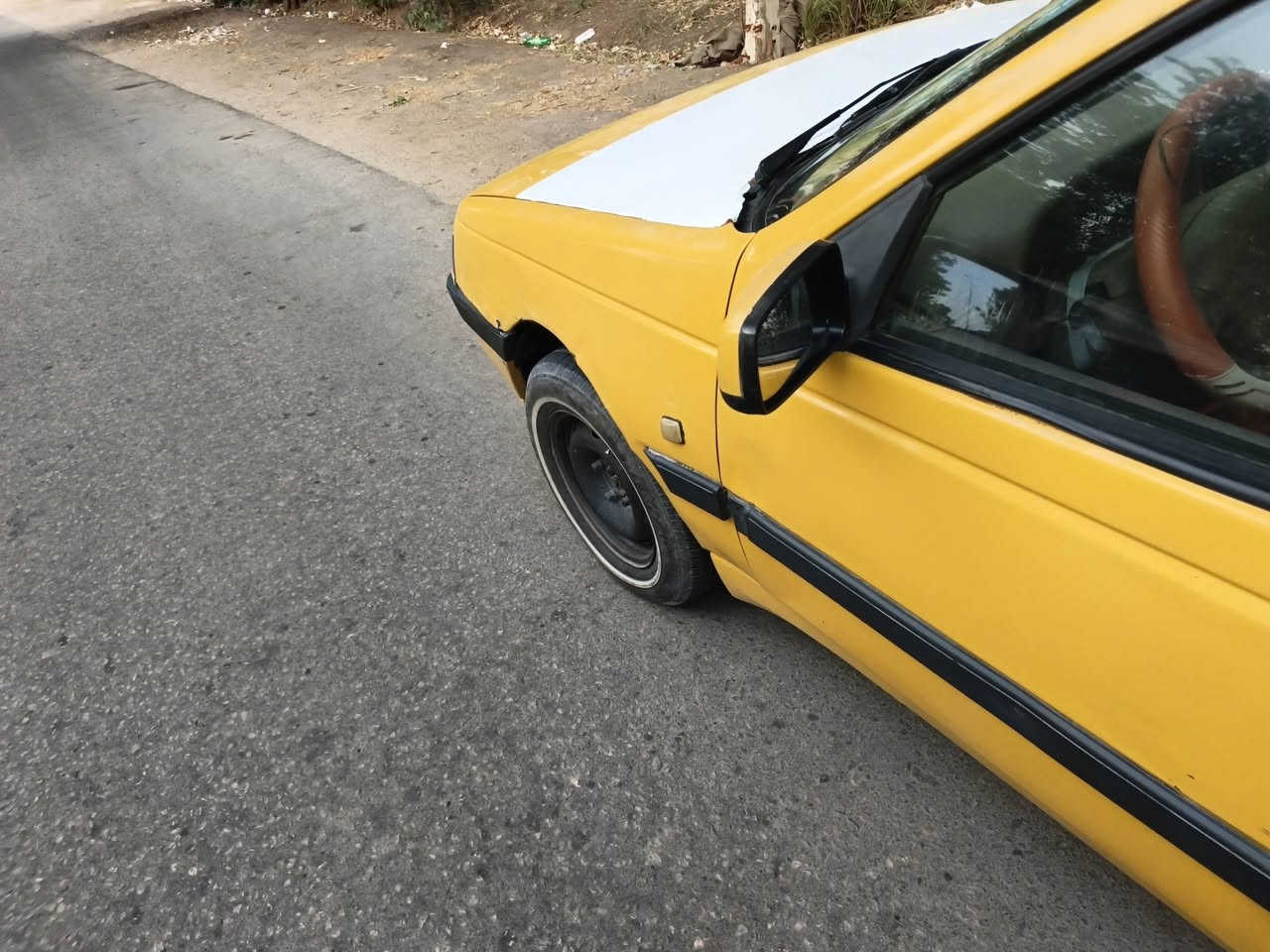 السلام عليكم بيجو أكد للبيع موديل 16 سياره رقم كربلاء دولي باسمي سنويه لل31 مكينه كير حداديه تخم تاير كله جديد مناقصهه برغي بدون ضربه ولاتبديل فقط دواير مصلحات وربع دوس أثر خياس مكاني بابل مركز مدينه ب سعرها30 وبيهه مجال لشراي*********** السياره مصفره هيئه وغرامات
