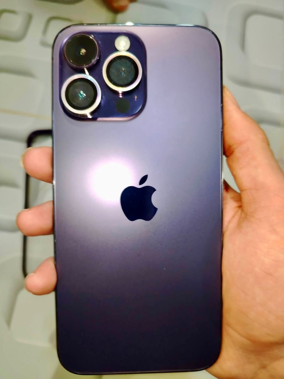 للبيع فقط (أيفون 14 برو ماكس) - قمة النظافة وبسعر قفل 🔒📱 
التفاصيل الكاملة:
الجهاز: iPhone 14 Pro Max.
اللون: بنفسجي ملوكي (Deep Purple).
المقاومة: ضد الماء (وتر بروف 💦).
نسبة البطارية: 84% (قبل أيام نزلت، يعني أصلية وممتازة).
الملحقات: كارتونه الأصلي (باكيته) + شاحنة  🎁.

💰 السعر:السعر: 900 ألف دينار (قفل نهائي، غير قابل للتفاوض)
🚫 ملاحظة هامة:ميعجبك السعر اعبر المنشور عيني، النظيف يسوى وكلّمن يعرف النظافة والقيمة. الجهاز شبه جديد والاستخدام حشمة.
تواصل على الرقم:***********
