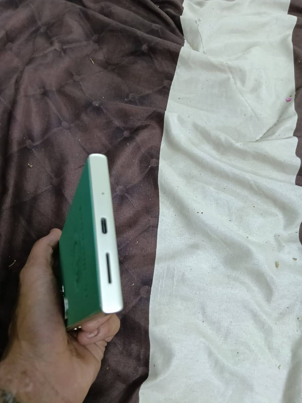 سلام عليكم عندي جهاز يخبل وسريع وضاكرته 100و28 جاز ستيفين زلغ ما بي بد جديد  كلش صوته عالي كامرته تخبل وكشخه جهاز بغداد مدينه ضد بل طفلا يم شماعيه رقمي***********متواجد واساب سعر جهاز 100و75بي مجال شي قليل
