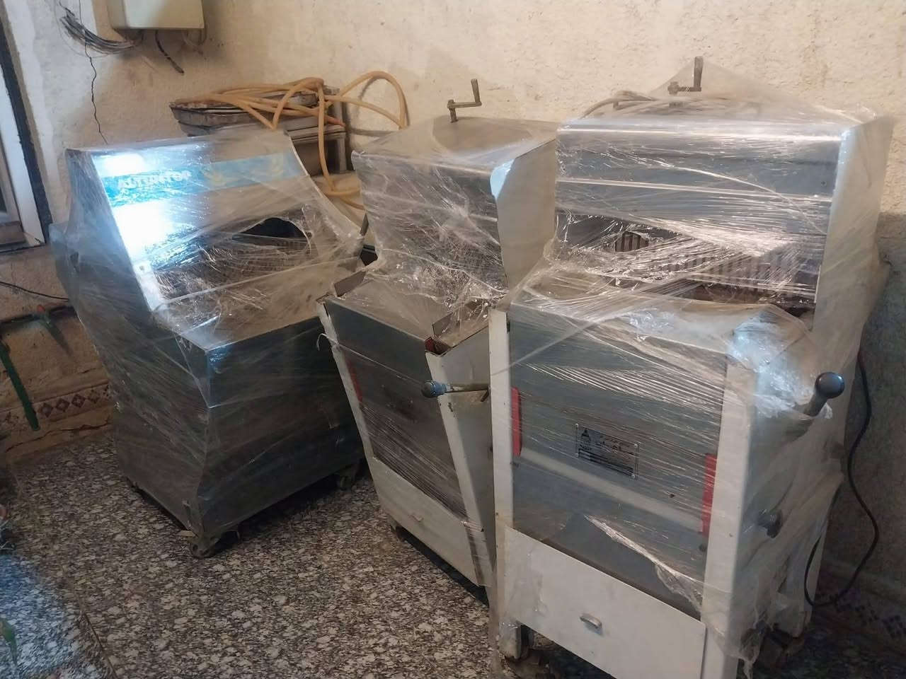 للبيع
قطاعت دوست
شغاله شرط تفحص وتاخذ
***********
***********

