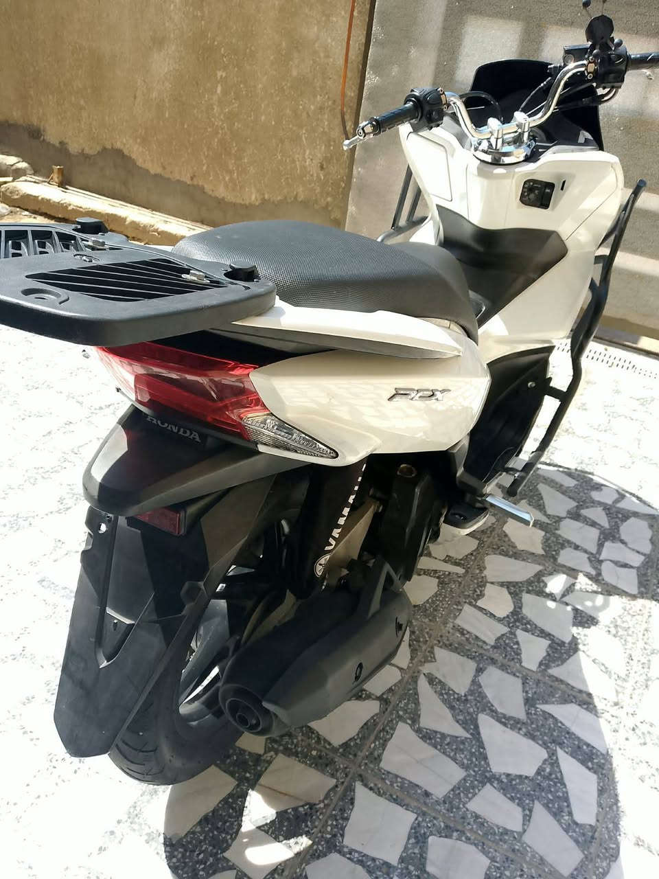 سلام عليكم بي سيكس لبيع جيل 2 ياباني كفاله عامه محرك 150 سعر 14 بيه مجال مكان بغداد بلديات رقم ***********(متواجد رصيد وتساب)
