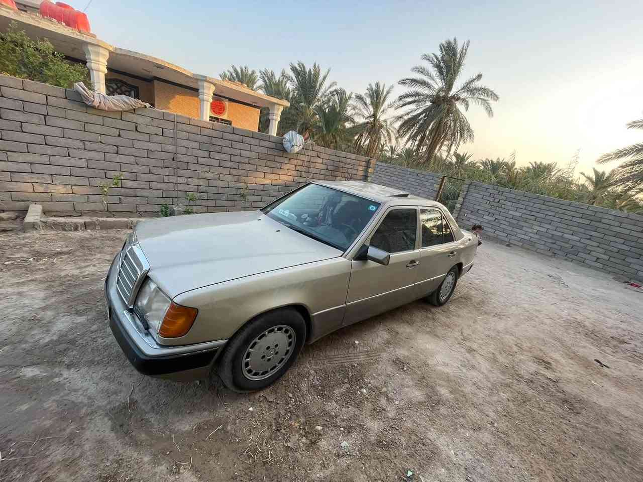سلام عليكم دب للبيع مديل 1991 سياره كفاله من خياس وكص ونقل وضربه سياره عله البلاد مكينه خراطيم قبق اسود 
بسمي تحويل سنويه لل2031 هزه جديده كير مكينه حداده تايرات تبريد كله كفاله مكاني بصره قضاء المدينه ***********  قواعد بلاد  سياره جديده حيل

