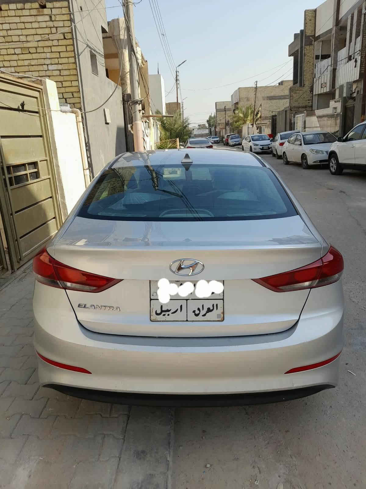 سلام عليكم
هونداي الانتره مديل 2018 وارد امريكي باسم شركة تريد مداور تريد وكالة 
سياره حلوه ونضيفه واحلى من صور  كير محرك تبريد حداديه كفاله وجاهزه للاخير 
الضرر قطعتين صبغ جاملغ وبنيد من امريكا وبل عراق فقط باب مبدله بلاديه مال شركه مكفوله من أي ضرر داخلي وايرباكات سليمة محرك 2000 دوش
مواصفات نص فول 
تحكمات ستيرن فول / كامره دواره / شاشه بلاديه /داخل لونين / 3 وضعيات قياده/ويل كب كروم / نضام اي بي اس / اربعه دسك وباقي مواصفات معروفه
سعرها 102 وبيها مجال 
وترهم مراوس حسب قناعه
مكانها نجف 

***********
