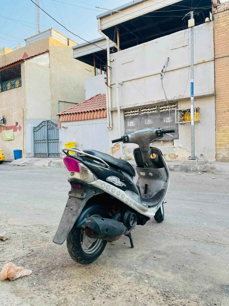 دراجه ماكس قجمه كفاله المكينه ما مفتوحه دراجه كامله مكمله اخت الرمبه كلشي ما ناقصها كهربائيات كلها شغاله من الطول للطول قفال ستيرن قفال صندوك كلشي شغال ما ناقصها برغي كلها كفاله ومختمه ما بيها شغله تجاري سعرها625 مكاني البصره القديمه رقمي ***********
