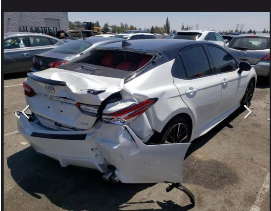 كامري ٢٠٢٠
توكلر يعني ابلادي القماره اسود 
فوووول مواصفات كشنات كهرباء جلد 
شاشه متحركه ويل كب ٢٠ 
ماشيه ٧٠
حادثها موضح بالصوره  فقط قطعتين قبق جنطه او جاملغ خلفي 
مكان السياره بغداد الكاظميه
السعر المطلوب ١٩٣
للاتصال *********** بغداد, العراق
