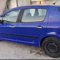بيجو 307 موديل 2005 رقم بغداد انكليزي سنويه لل2029   حدادية جيدة كير م...