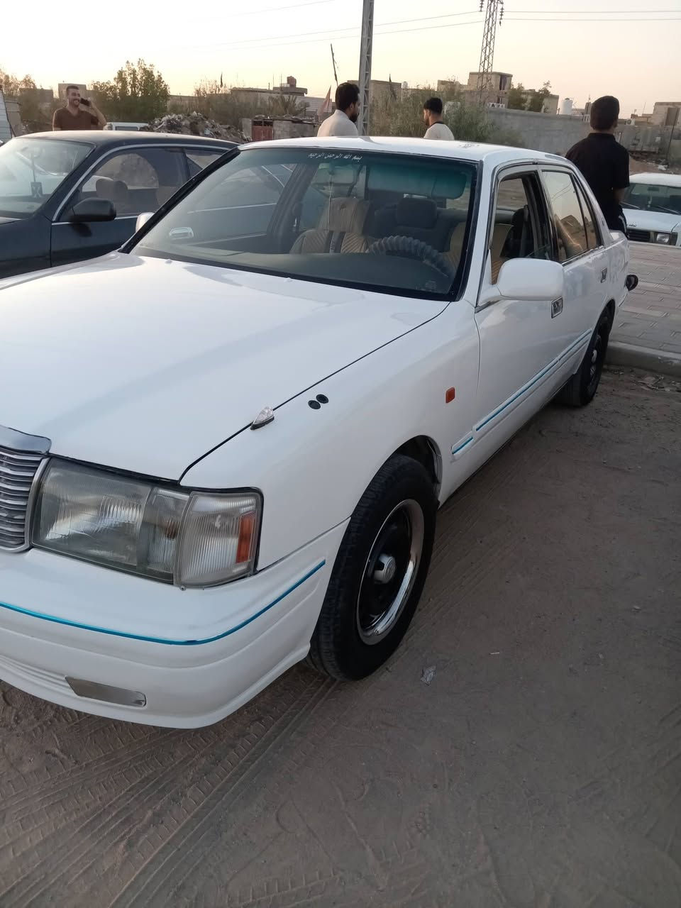 راس الثور تكم سعودي رقم بصره باسمي جانت تكسي ورجعنا لونها الابيض تاخذ ارقام انكليزي كير ومحرك وتبريد سياره بيها الربع الامامي كفاله من العيب الشرعي
***********
