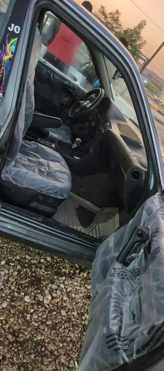 BMW/535/1992
سلام عليكم بيع سريع السياره كير أوتو مكينه مفتوح خير من الله رقم أنبار 
صدر أمامي خلفي جديد سستم صوت صالنصه رياضي السياره حلوه وجاهزه السعر٤٠بيها مجال قليل ***********
