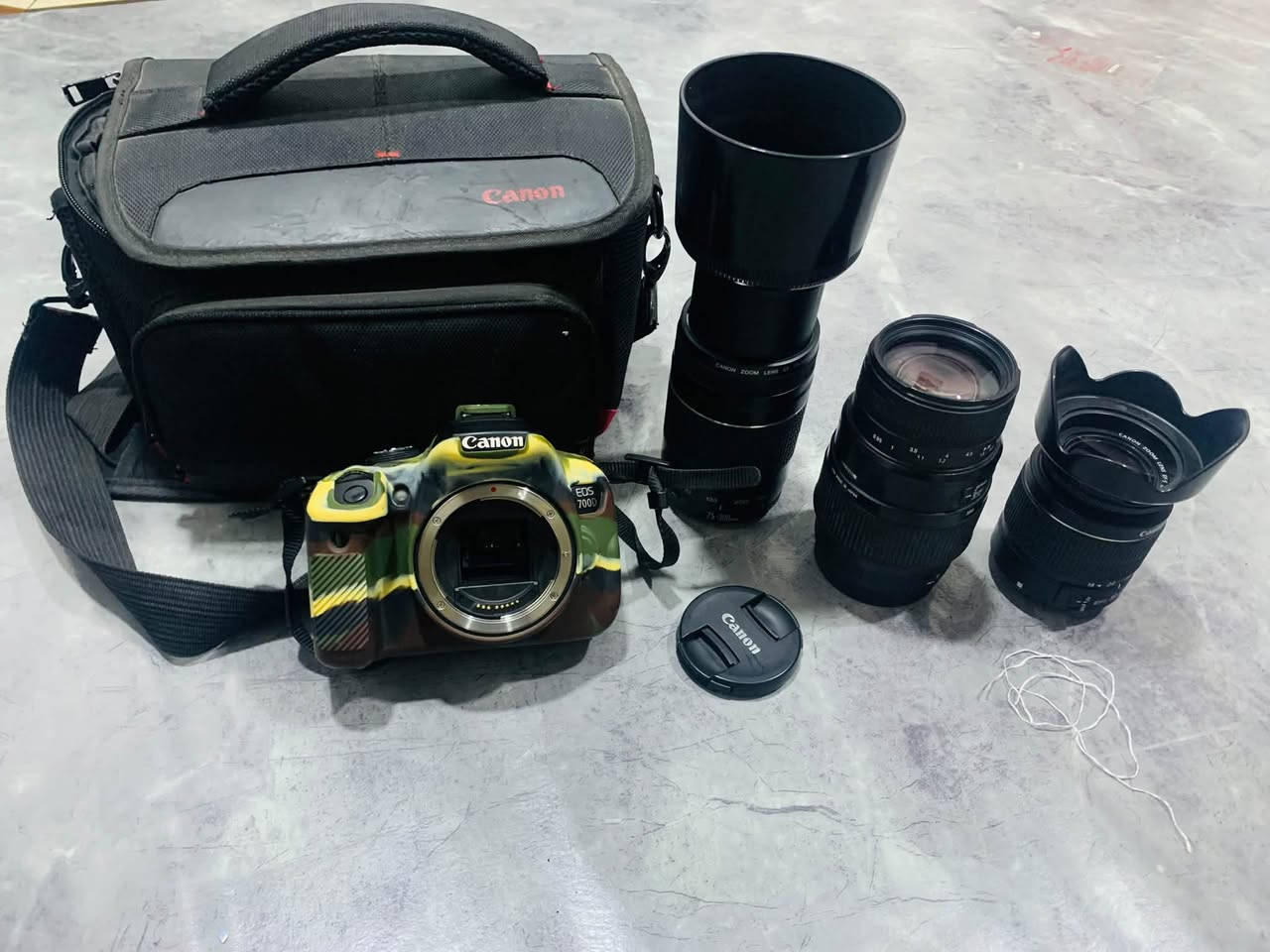 كامرى كانون D700 نضافة 90/ جاهزة من كلشي تعال وصور استفسار ***********
