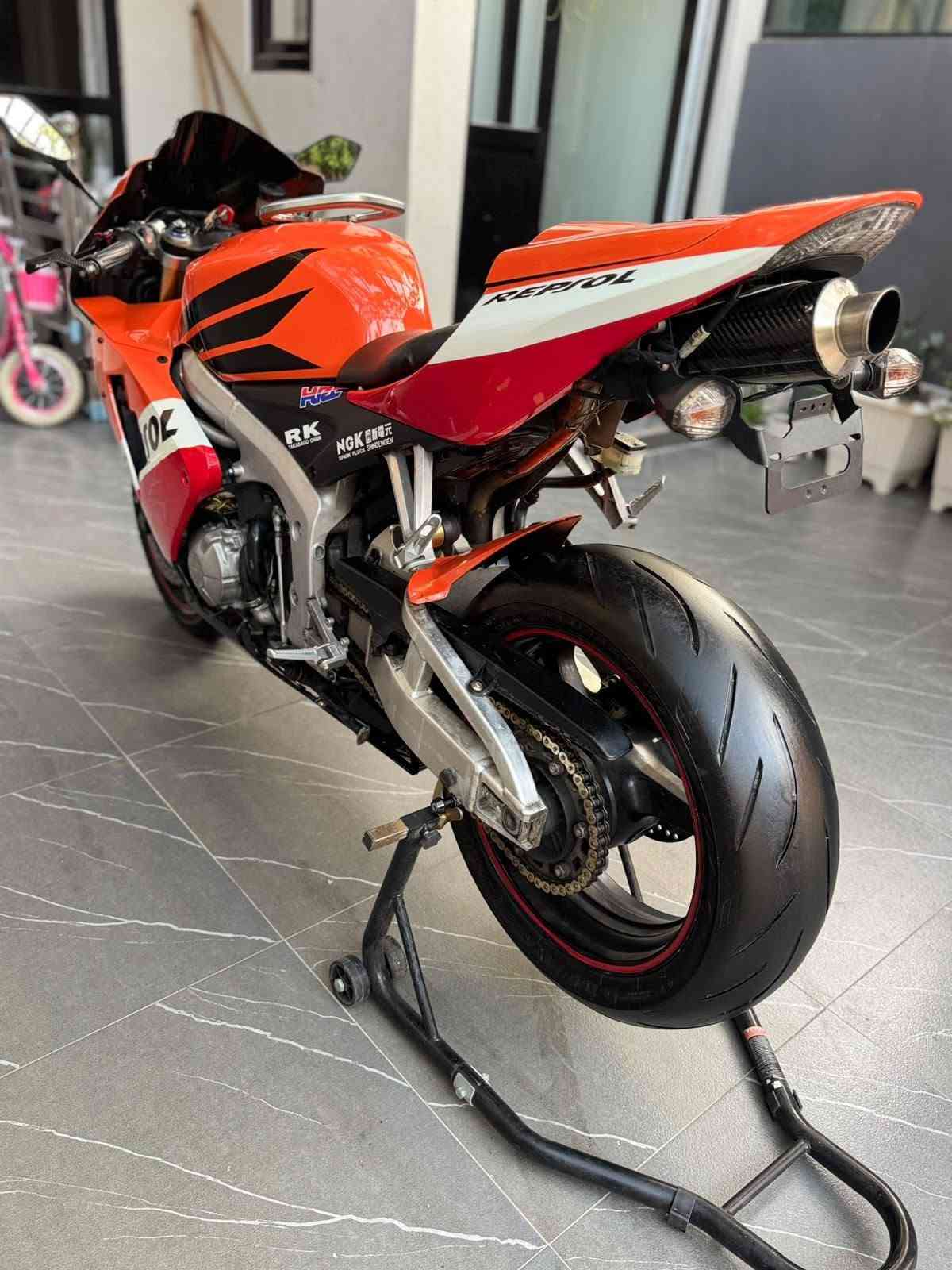 سلام و عليكم
للبيع -Cbr 600 Rr✅
موديل 2006
كفاله عامه 
ماشيه 65 الف
عليهه ادامه كامله والنضافه شوفه عينك ميحتاج اسولف بيهه 
كلشي بيهه ع بلاد 
مكان الدراجه سليمانيه 
سعرهه 34 وبيهه مجال للطيبين❤️
(***********)

