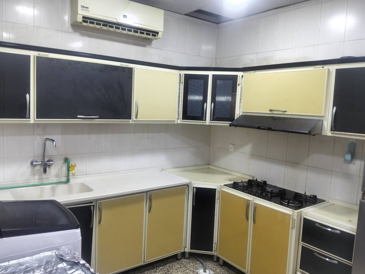 سيت كونتر مستعمل أخو الجديد شغل تزكام تجي وتشوف بعيونك السنك مرمر+ طباخ+ ساحبه+ سله مواعين 
السعر 450 وبي مجال #العنوان #كربلاء حي التحدي #ملاحظه شلون ماتريد القياس يكعد باي مطبخ ***********
