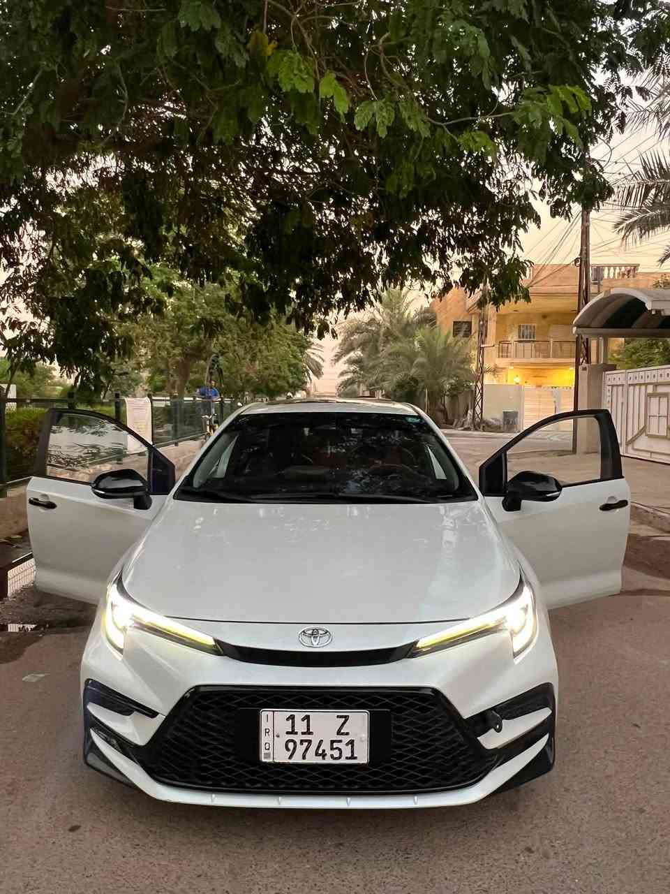 بسم الله يا الله
السلام عليكم حبايب 

كورلا هايبرد 2025 للبيع 

فئه ال S بلاك اديشن 

فول مواصفات السياره بعدها زيرو 

ماشيه 25 قابل للزياده 

الداخل جلد تو كلر احمر واسود 

تحكم كهرباء كشن الساىق 

الجام اوتو 

قطعتين تبريد 

3 انظمه قياده 

مثبت سرعه

قياده ذاتيه 

فتحه سقف 

كار بلي 

وباقي المواصفات المعروفه 

السياره مكفوله من الصبغ ما عدا مكانين pdr بيها مسويها بافضل مراكز ال pdr 

المكان الاول الطخه صايره ما بين باب الصدر وباب الخلفي كد شبر فقط من جهه السكن 

والمكان الثاني طخه بسيطه بالجاملغ الخلفي ع كد شبر فقط 

واثنينهن مصلحات pdr  

السياره جدا نظيفه وكدام عينك عجبتك كل الهلا بيك وع راسي 

ما تعجبك صلي ع النبي واعبر المنشور 

السعر 163 وبيها مجال 

 

المكان بغداد / الدوره 

***********
