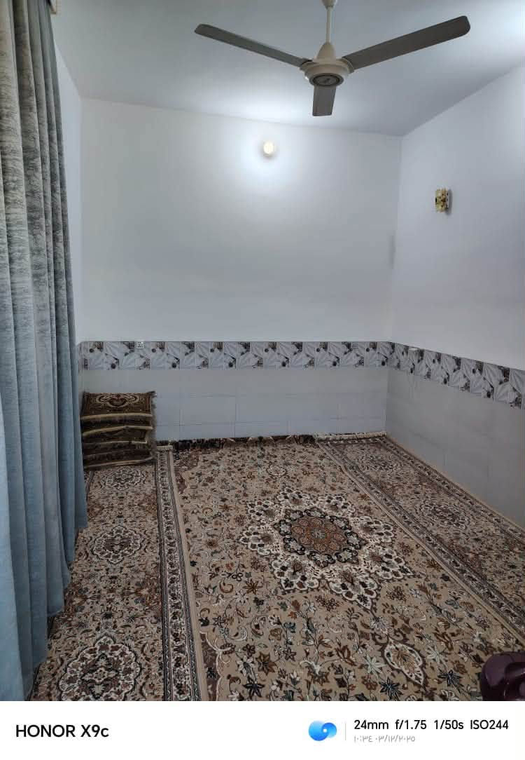 السلام عليكم دار ١٠٠ متر بحي السكان العسكري طابقين.بنا حديث جاز مفتاح مطلوب سكان ٤٤ مليون
تطلوعته ١١٥ وبي مجال  الاستفسار***********
