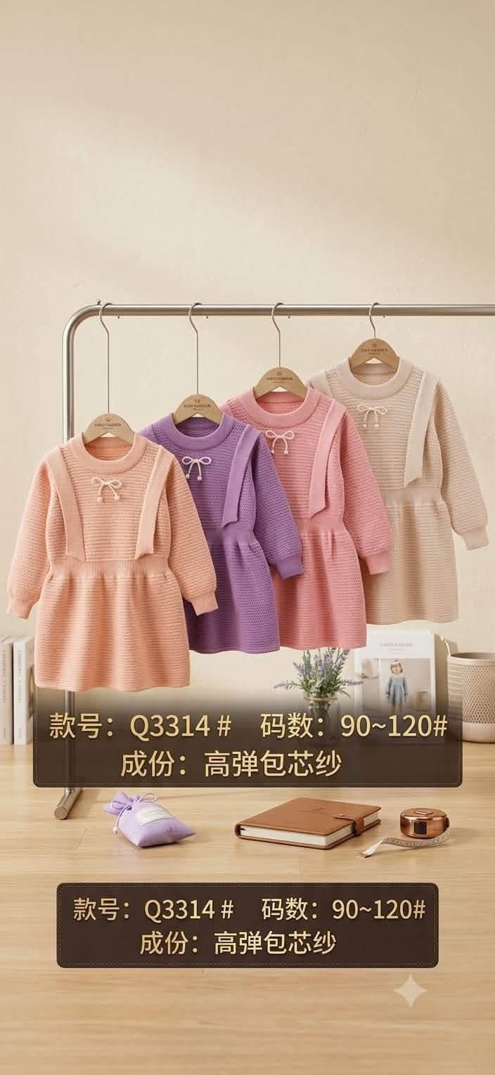 دەرزەنی ٦٥ هه زار دە رزەنی تێکە ڵ ***********

نص مكتوب في الصور:
- STYLE NO: Q3309 # SIZES: 90~120# FABRIC: High-elastic core-spun yarn 高弹包芯纱
- Style: Q3303
- Material: Core-Spun Yarn
- 款式号: Q3303# 码数: 90~120#
- 成份(Composition): 高弹包芯纱
- 款号: Q3311 # 码数: 80~100#
- 成份: 高弹包芯纱
- Hand-finished quality.
- Petit Coeur Boutique Premium Core-Spun Pearl Knit Elegant Ruffle and Bead Trim Model No.: Q3312 Available Sizes: 90cm ~ 120cm Fabric: High-Elastic Core-Spun Yarn Features: Heart Bead Embroidery, Ruffle Neck
- 款号: Q3314#  码数: 90~120#
- 款号：Q3308 # 码数：90~120#
- 成份：高弹包芯纱
- Style No.: Q3308 #
- Size Range: 90~120#
- Composition:
- High-Elasticity
- Core-Spun Yarn
- FEATURE HIGHLIGHTS:
- Ultra-Soft Knit Fabric
- Ruffle Apron Detail
- Charming Floral Applique
- Durable Core-Spun Yarn
- (کۆمەڵەی جلوبەرگی مندالان - ستايلی Q3308)