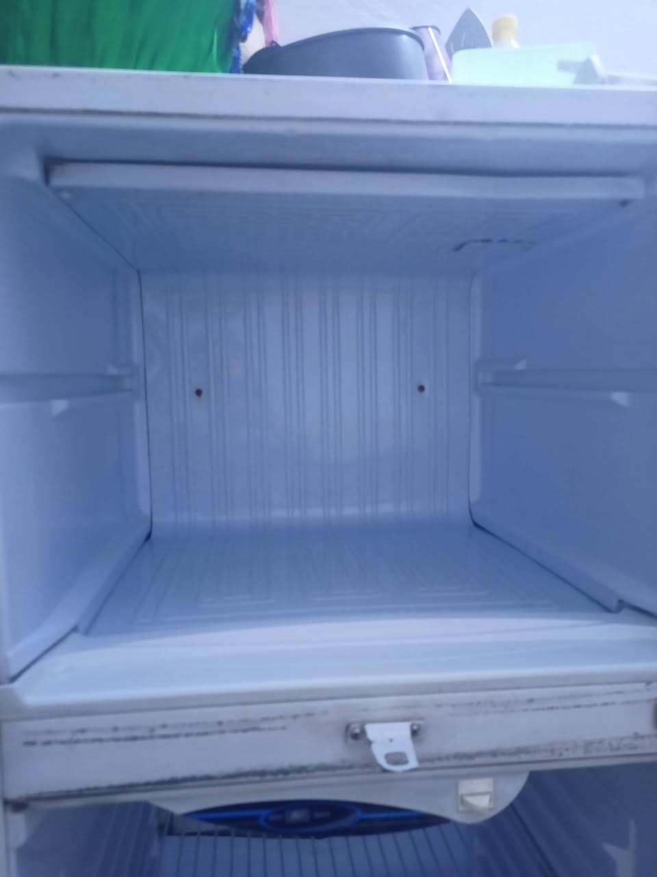 للبيع 
***********

نص مكتوب في الصور:
- MIN  MAX