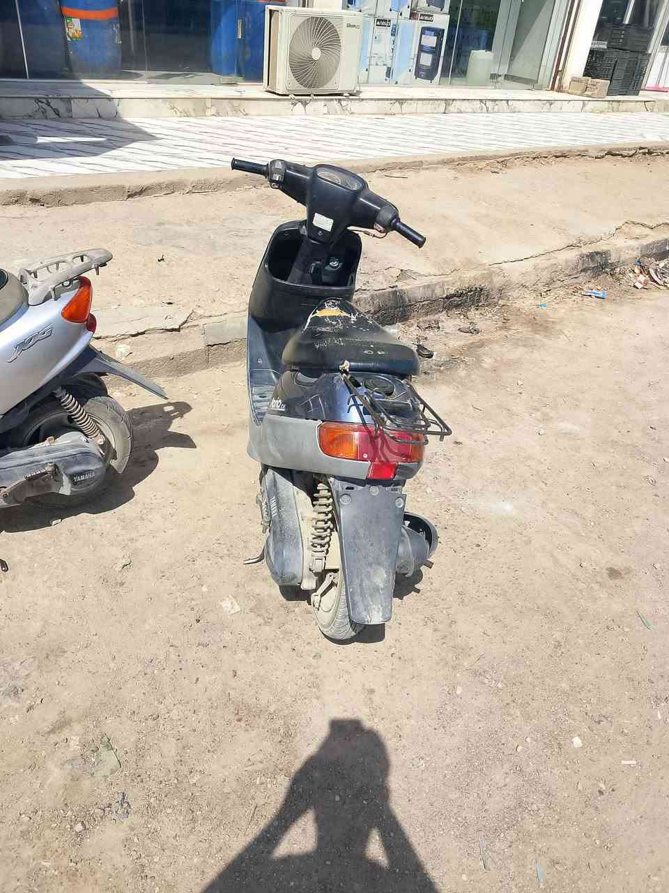 سلام عليكم دراجه بتره للبيع دراجه كلها شغال سلف هندر دراجه حلوه ونضيفه مكانها ناصريه الاسكان الصناعي سعرها 350وبيها مجال حك جيه *********** أو مروس بيجي عادي
