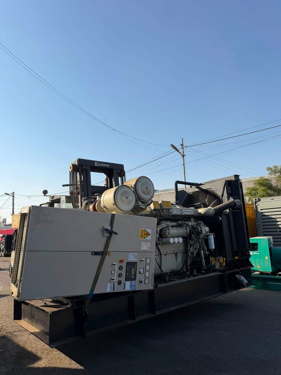 Perkins 4008
1150KVA
500 hours 
***********
***********
***********
