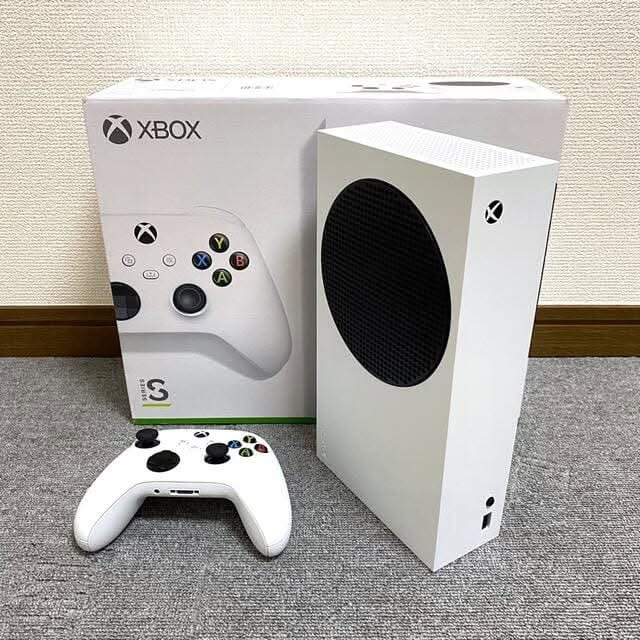 السلام عليكم اخوان للبيع 

Xbox Series S للبيع، الجهاز بحالة ممتازة جدًا واستخدامه كان لفترة قصيرة جدًا، لذلك حالته شبه الجديدة. نظيف بشكل خرافي، ومعه الكارتون الأصلي وجميع الملحقات + وياه UPS بحالة ممتازة لحماية الجهاز من انقطاع الكهرباء. الجهاز جاهز للفحص والتجربة قبل الشراء، وسبب البيع الحاجة للمبلغ. السعر 500 ألف دينار. 
بي مجال بسيط جدا 
مكان محافظة صلاح الدين 
رقم موبايل ***********
