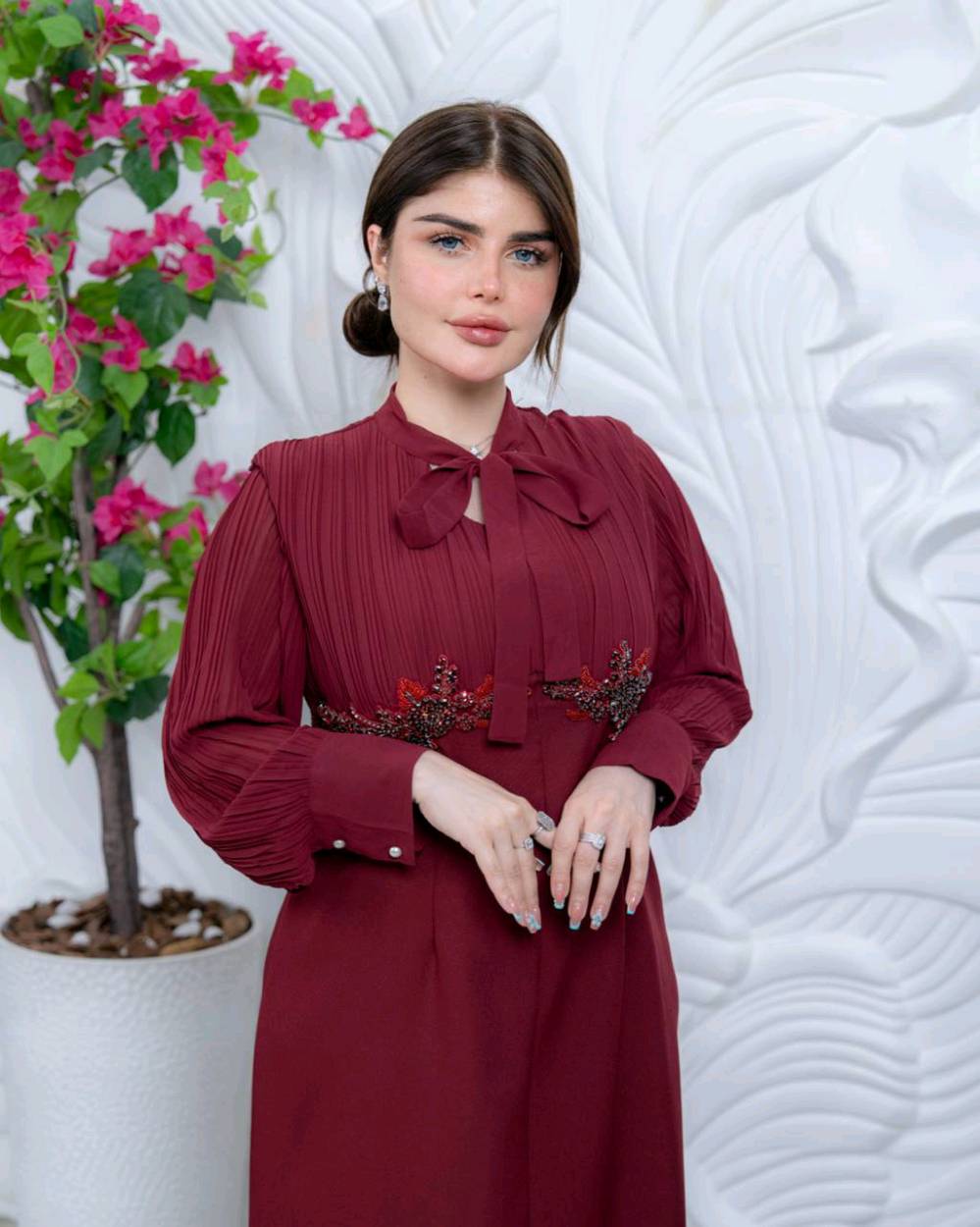 🪄الشغل يدوي مع سليكون حراري 🪡🧵
🎗️فستان كريب مع شيفون الاصلي💯

🎗️قياساتـه :-من وزن 60 الى وزن120
🎨🎨 الألوان :-
←أسود
←نيلي
←ماروني
←زيتوني
←فستقي
←أوف وايت

💸السعر :- 55 مع التوصيل ✅🚚
