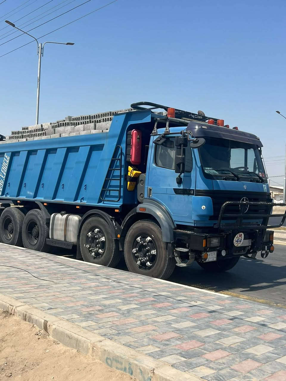معامل أبو سيف الطفيلي
يتوفر لدينا أفضل أنواع البلوك في العراق
جودة عالية، مقاييس دقيقة، وتحمل ممتاز.
بلوك عملي بالبناء، يعزل بشكل ممتاز، وينطي شغل نظيف ومستقيم.
اختيار مثالي للمنازل والمشاريع،
ومجرّب ومعتمد من قبل آلاف المقاولين والشركات.
نوفر لكم بلوك بقياسين مختلفين وبجودة عالية:
▪️ قياس 20 سم
▪️ قياس 15 سم
🚚 خدمة التوصيل متوفرة إلى:
الحلة – النجف – كربلاء
📞 للتواصل والاستفسار:
***********
***********
