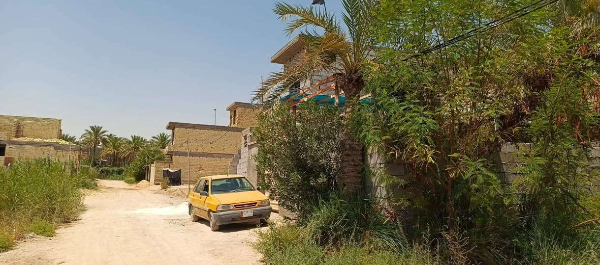 السلام عليكم يا الله للبيع ٢٠٠م سند ٢٥ طابقين بشارع السيدة زينب عمود ١٠٥ وتنزل مكون من استقبال وصالة ومطبخ وثلاث غرف نوم وحديقة ٨٠م تقريبا السعر ٧٠ قابل للتفاوض للاستفسار الاتصال على الرقم ***********
