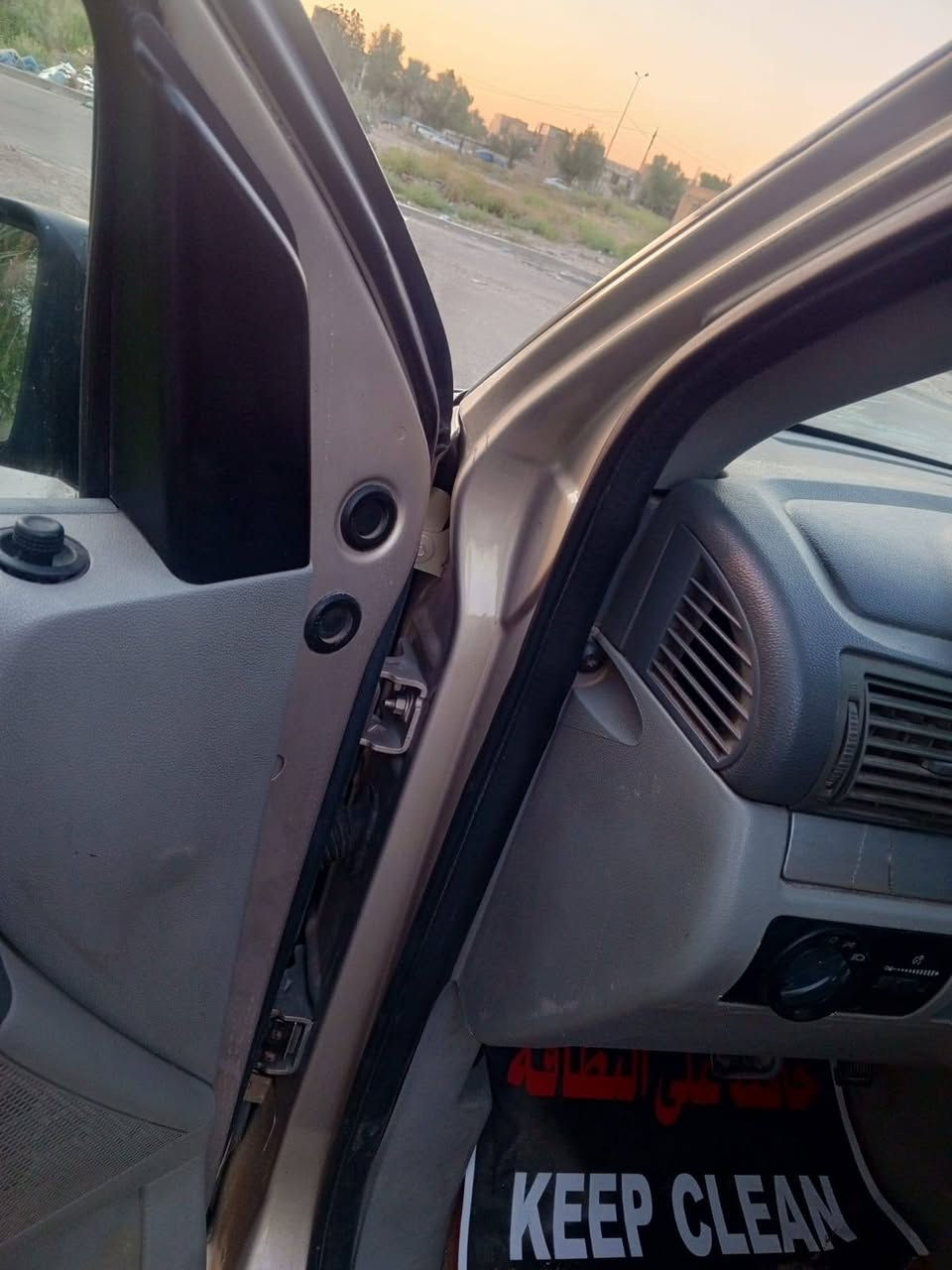 السلام عليكم البيع فورت فري ستار ٧ راكب محرك ٦ سندر بلادمحرك كير خير من الله لاتنقيص ولا تبخير صدر جديد تبريد ثلج ٣ ثلاث قطع شغال داخله حلو خارجه حلو بدون صبغ وبدون ضربه بس بيه ملاحظات قليله سيارة خير من الله سنويه جديده  ثاني يوم احولك بسمي  رقم بغداد جديد عنوان بغداد شارع فلسطين سعر 60 وبيه مجال قليل تصال عل رقم ***********
