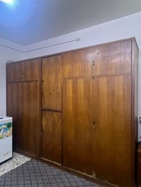 غرفة اخشاب ٦ قطع  نجاره عراقيه ثقيل درجه اولى  محتاجه فقط صبغ  السعر ٤...