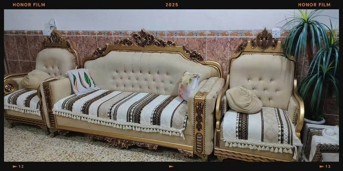 تخم ملكي عشر مقاعد ماخذته بمليون وربع ابيعه ب٨٠٠ وبي مجال
مكاني بغداد الحسينيه الراشديه قرب المستشفى التركي ***********

نص مكتوب في الصور:
- HONOR FILM 2025 HONOR FILM 12 13