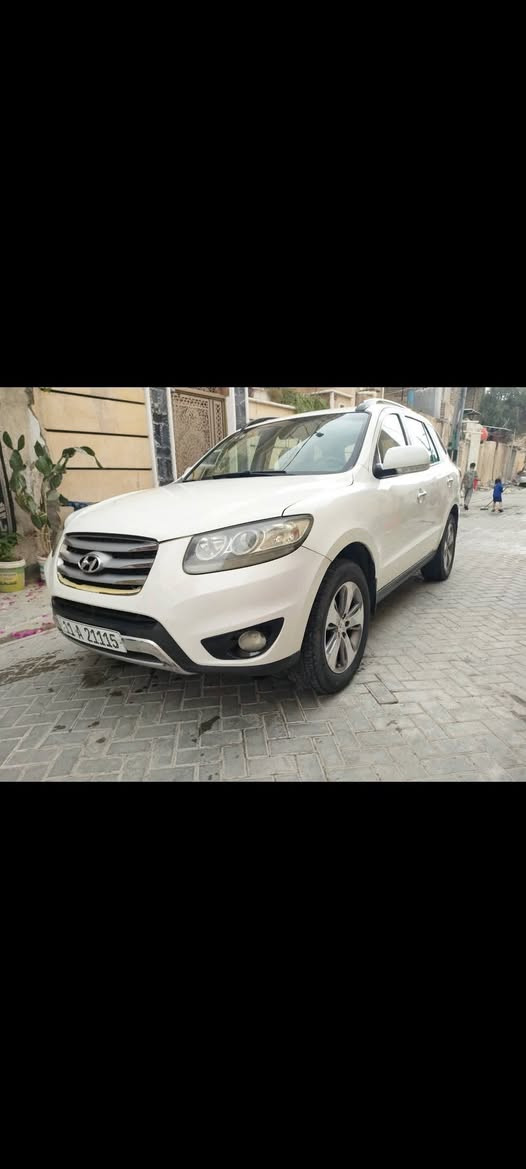 سنتافي ٢٠١٢
 خليجي فول مواصفات
 6سلندر
مكفول من الصبغ وتبديل
 فقط بارد
مكان السياره بغداد
***********
