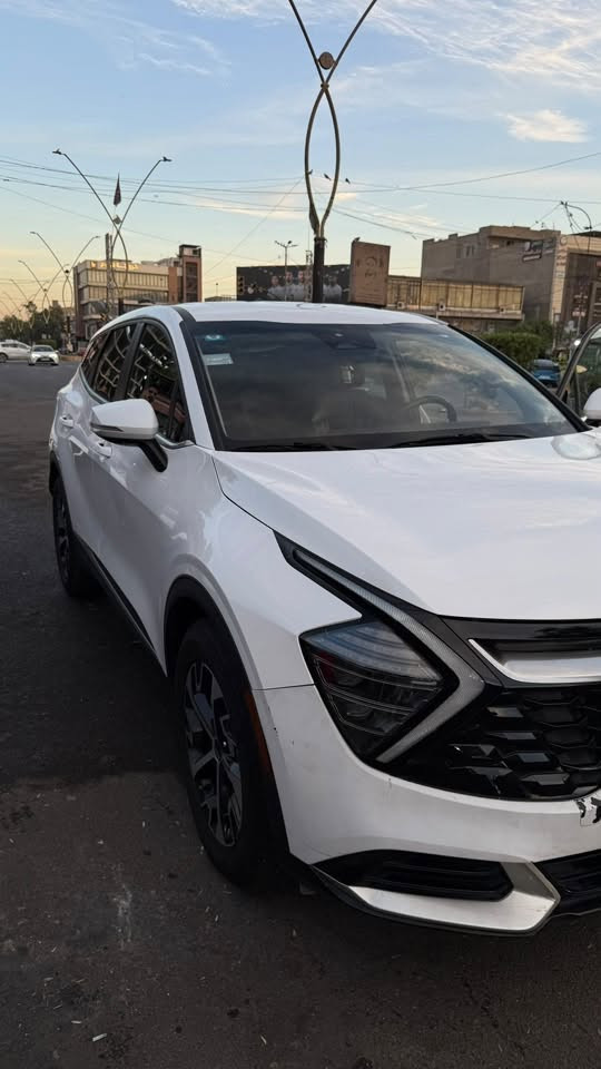 سبورتج 2025 ( مراوس بيع )
وارد امريكي 
حادث جاملغ فقط ومبدل 
ماشية 21 الف كيلو 
حساسات 
جلد 
كشنات تدفئة
3 انطمه قيادة 
اشاير مري
اوتو هولد 
سايد بريك كهربائي
***********
الاعظمية

