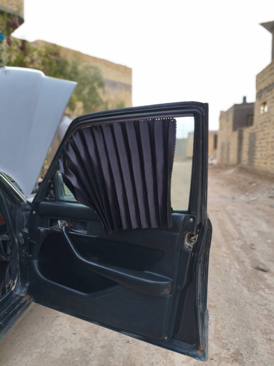 بسم الله الرحمن الرحيم
-للبيع مارسيدس رئاسي 560
باب طويل
-موديل1986
-محرك تويوتا 3000vvt 
-السياره حلوه ومرتبه مال استخدم 
-رقم نجف الماني تحويل باسم المشتري بأي محافظة تتداور

-كهربائيات مرتبه لايت بك لايت سكن ماسحة جام
-عندي وكاله عامه بيها وراعيها موجود للتحويل
-السنويه ظايعة وعندي بلاغ بيها
وعندي نسخه طبق الاصل
-منظومة تبريد كلها موجود بس تحتاج صيانه 

-مكانها ذي قار ناصريه
-السعر 34 ومجال قليل

-رقم الهاتف ***********
