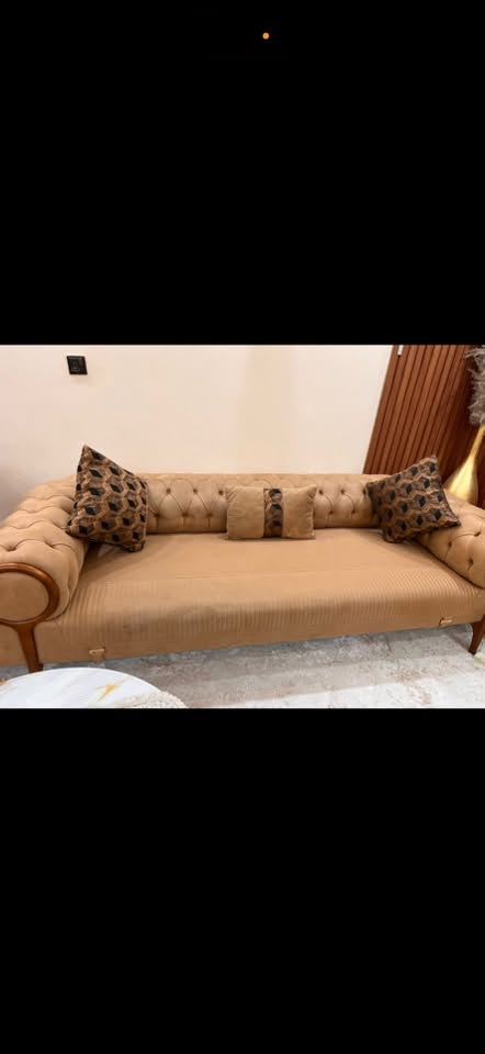 تخم 8 مقاعد جديد قليل مستعمل 750 الف بغداد
***********
