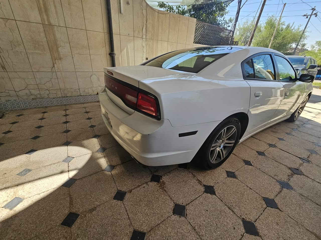 السلامُ عليكم …
للبيع فقط … 
السعر 16,500 دولار  يعني 165 ورقة وبي مجال 
Dodge Charger
موديل 2012       وارد خليجي   اللون ابيض 
                    عداد المسافة 230000 الف كم 
رقم بغداد الجديد بأسمي سنوية 2027 
💎 تحكم كامل 
💎 ويل كب 18 الاصلي 
💎 تبريد + تدفئ فول 
💎 كير طياره 
💎 شاشة صغيرة 
💎 كامره 
💎 بصمة تشغيل 
💎 تشغيل عن بعد 
💎 كشاف ثلجي 
💎 محرك 6 سلندر 3600 
السياره نظيفة وجديده وجاهزة وعليه ادامه كامله  
ضرر فقط قبق الجنطة مبدل اثر دحجه وتكحيل بالجاملغ الامامي جهة السايق فد شي بسيط كلش مقدار شبر صور السونار موجوده بالمنشور / غرفة داخل السيارة نظيفة 
موجوده بالحلة         للأستفسار اكثر الاتصال *********** ( واتساب )
