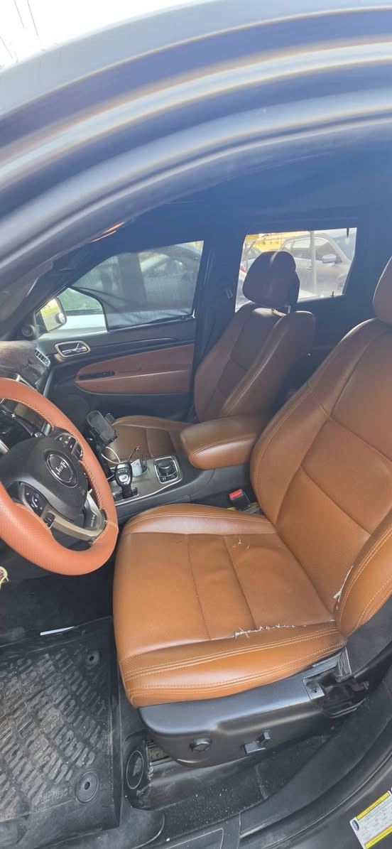 السلام عليكم 
للبيع او المراوس بدورنكو او سلفرادوا او فورد F150 مع فرق 
جيب عليها كت SRT 
عارضها ب185 
التفاصيل كلها موجوده بالمنشور 
السياره فول مواصفات 
بغداد حي الجهاد 
***********
