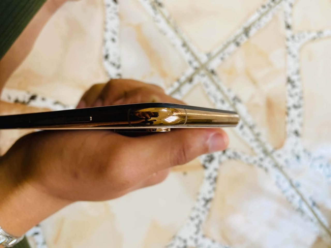 ايفون اكس ماكس شرط كل شيء ما ابي كل شيء شغال بيه بصمه الوجه شغاله نظيف فول بطاريه مبدل فقط البطاريه 100 والذاكره 512 السعر 240

***********
