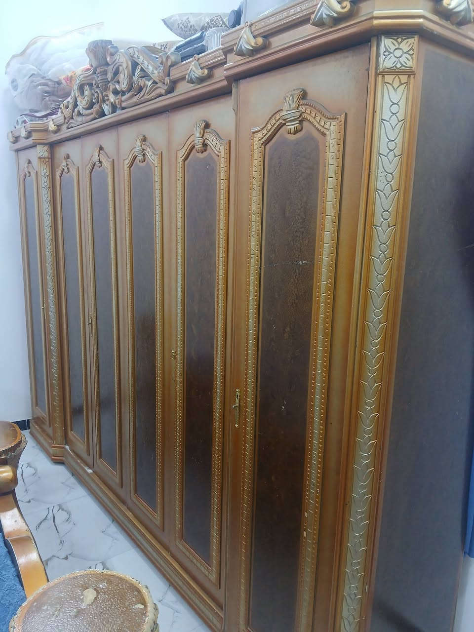 غرفه نوم كويتيه
نظيفه ما بيها اي كسور 

من غير المندر سعر ٤٠٠ 

الزبير
***********

