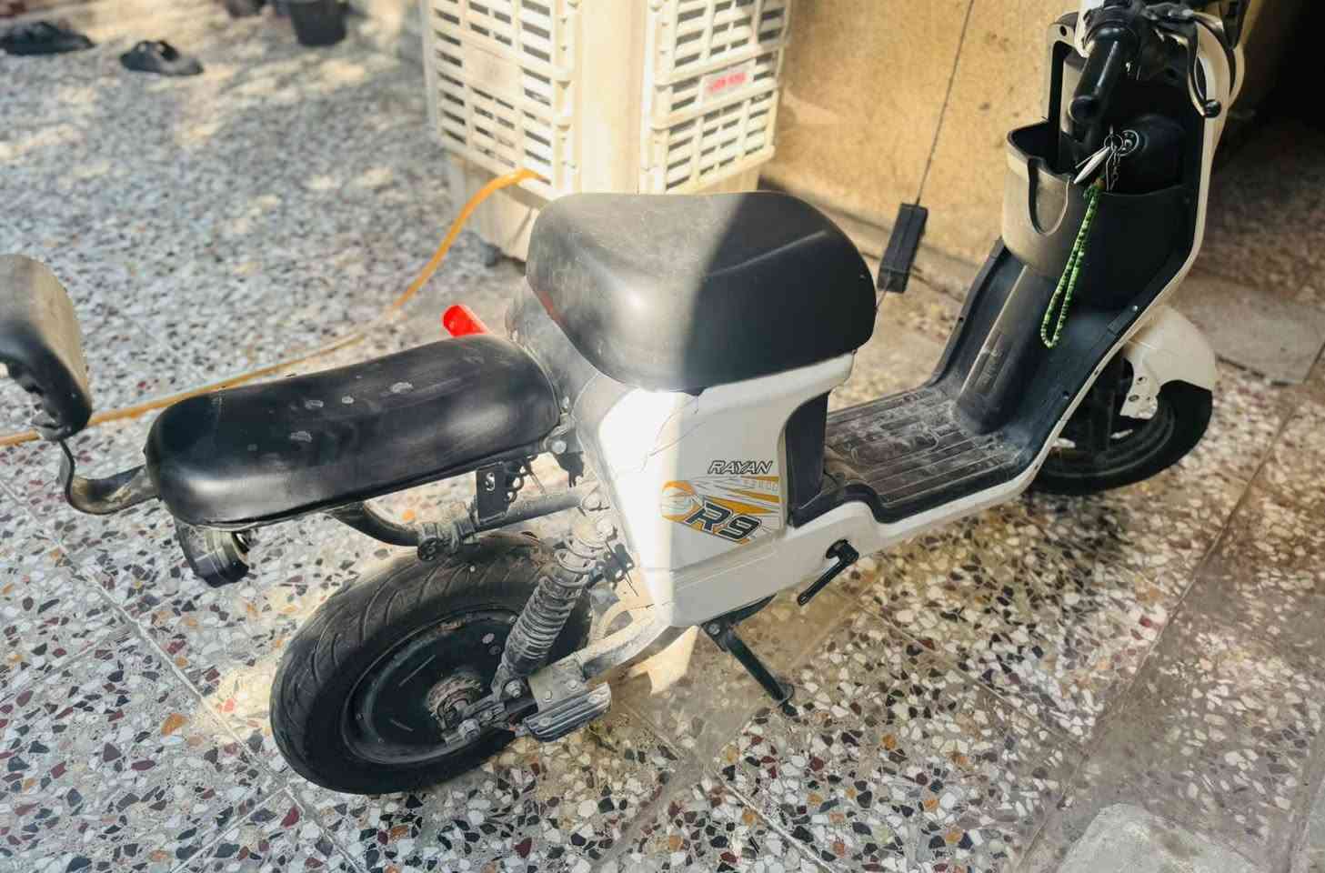 دراجه شحن نوع R9 موديل 2026 

نظيفه استعمال قليل 

سرعه 70

بطاريات خمسه 

عقل وملف جديدات 

جاملغ موجود بس مشاده 

مكاني حي العامل 

رايدها ب350

للاستفسار خاص او ع الرقم بي واتساب ***********
