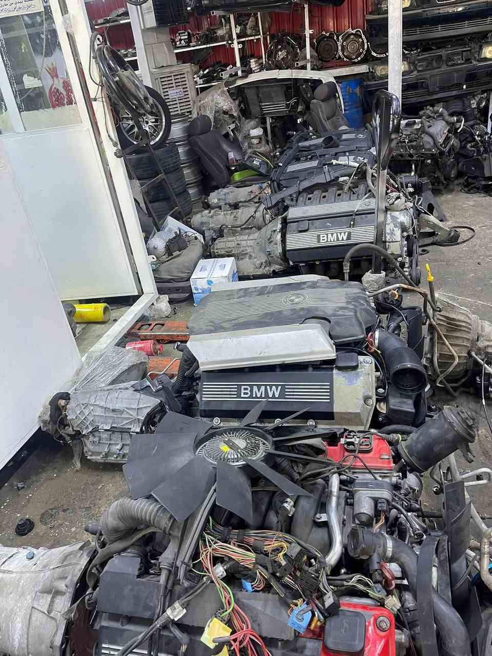 السلام عليكم تم وصول حاويه BMWحديث قديم ٧٠٠ ٥٠٠ صقر خفاش  f01 x5 العنوان كربلا الحي الصناعي ***********
